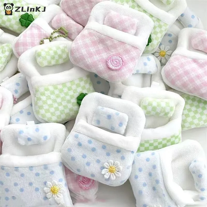 Cute plush four-leaf clover do - огляд і ціна Home Textile